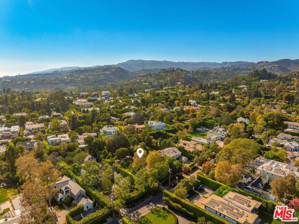 357 N Carmelina Avenue, Los Angeles, CA 90049 357 N Carmelina Avenue, Los Angeles, CA 90049