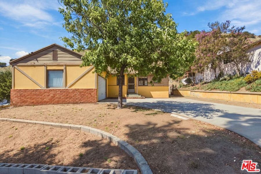 Property photo for 8501 Petaluma Drive, Los Angeles, CA