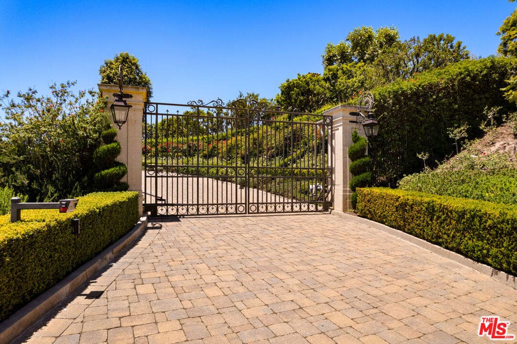 10 Beverly Ridge Terrace, Beverly Hills, CA 90210 10 Beverly Ridge Terrace, Beverly Hills, CA 90210