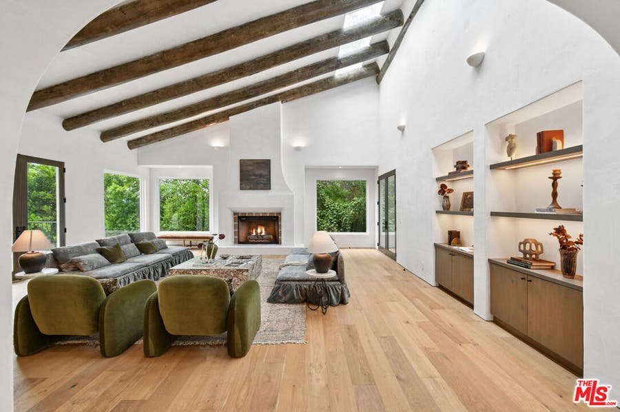 Property photo for 17647 BELINDA Street, Encino, CA