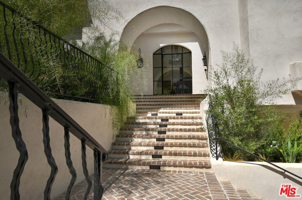 17647 BELINDA Street, Encino, CA 91316