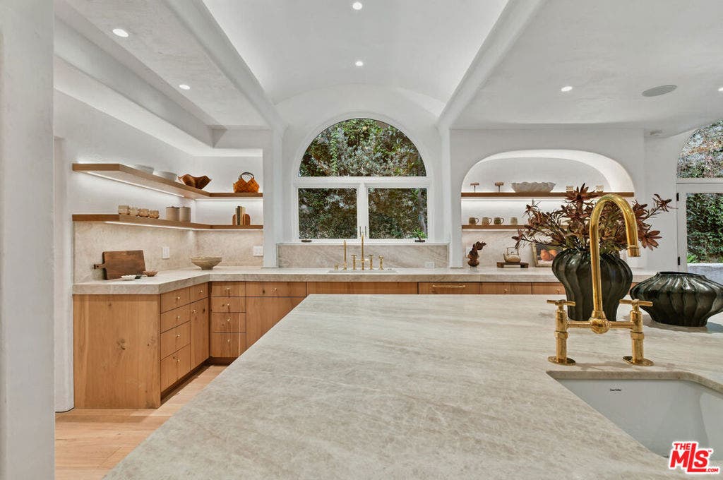 17647 BELINDA Street, Encino, CA 91316
