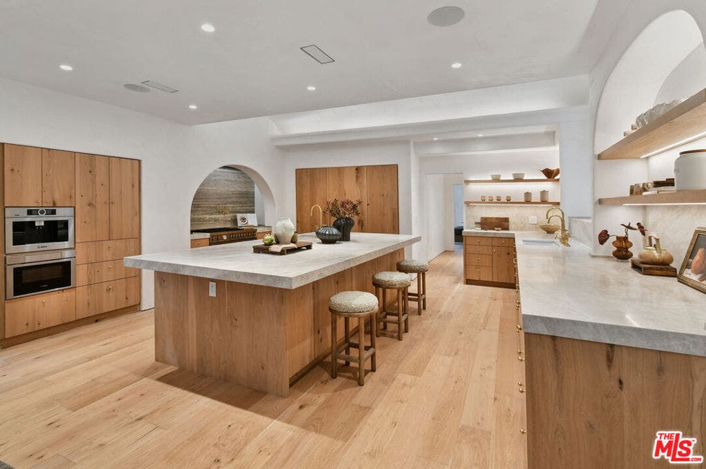 17647 BELINDA Street, Encino, CA 91316