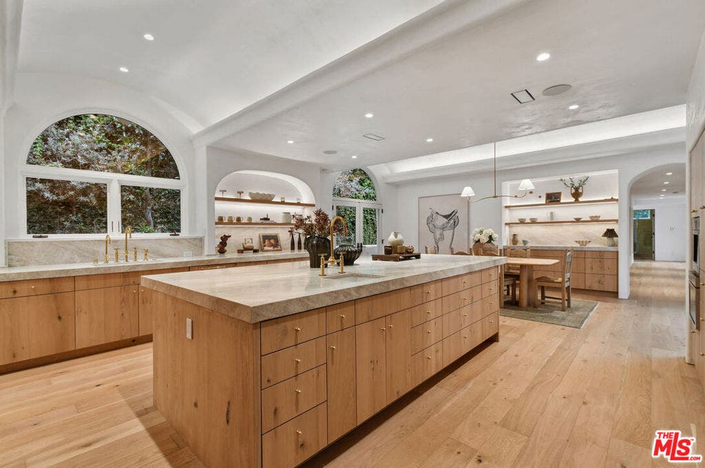17647 BELINDA Street, Encino, CA 91316