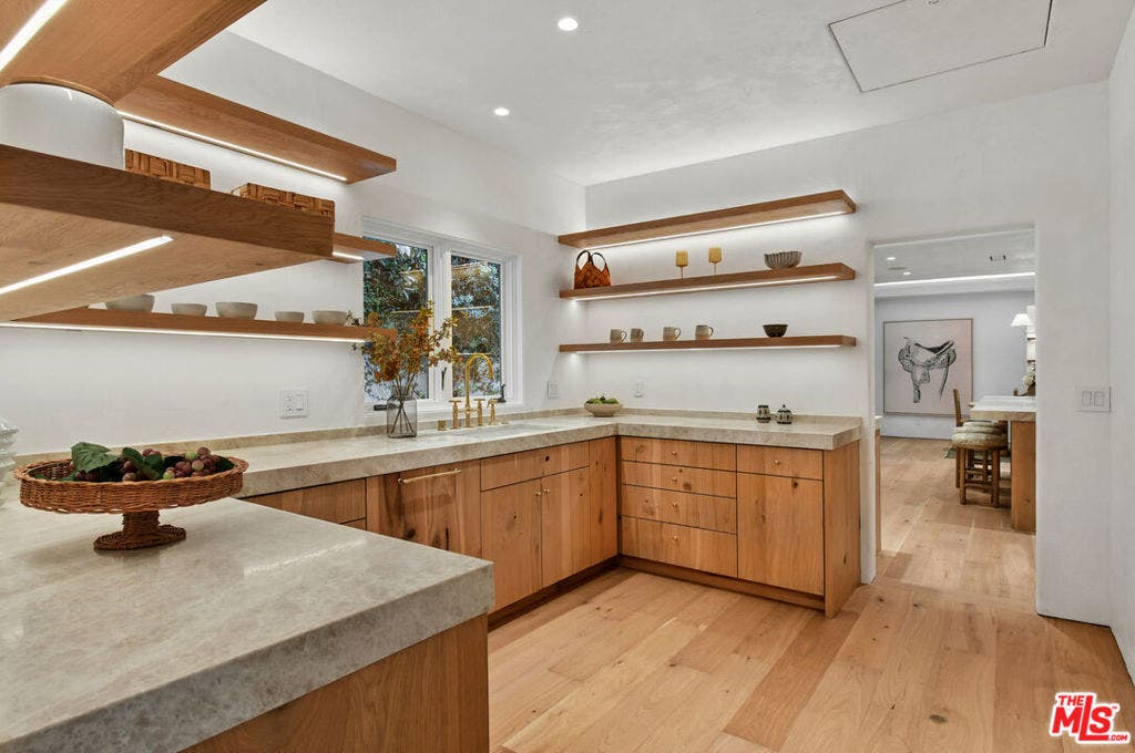 17647 BELINDA Street, Encino, CA 91316