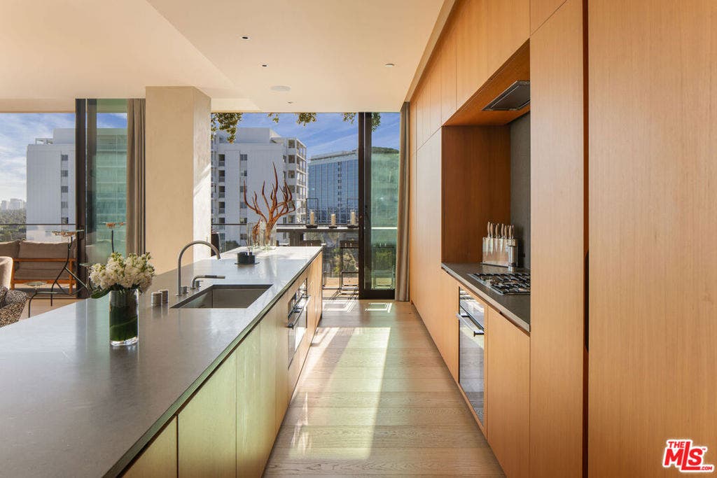 9040 W Sunset Boulevard, #905, West Hollywood, CA 90069 9040 W Sunset Boulevard, #905, West Hollywood, CA 90069