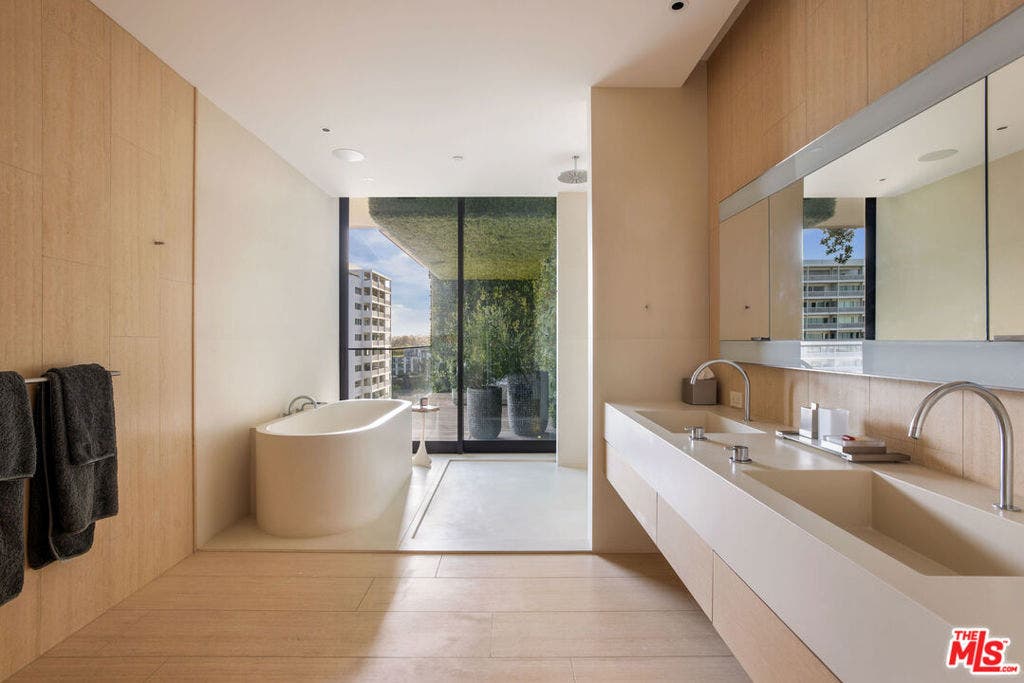 9040 W Sunset Boulevard, #905, West Hollywood, CA 90069 9040 W Sunset Boulevard, #905, West Hollywood, CA 90069