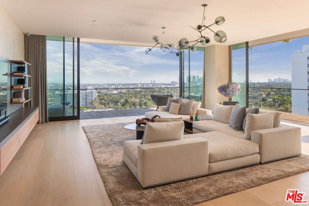 9040 W Sunset Boulevard, #905, West Hollywood, CA 90069 9040 W Sunset Boulevard, #905, West Hollywood, CA 90069