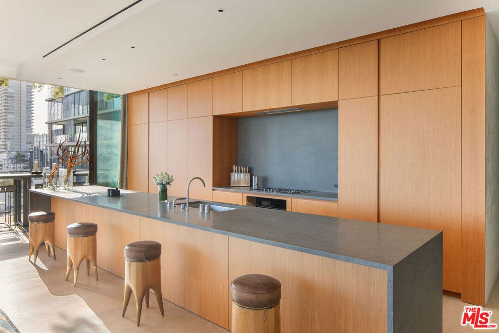 9040 W Sunset Boulevard, #905, West Hollywood, CA 90069 9040 W Sunset Boulevard, #905, West Hollywood, CA 90069