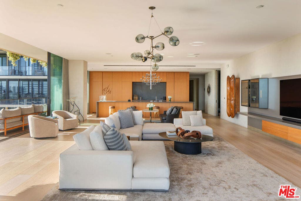 9040 W Sunset Boulevard, #905, West Hollywood, CA 90069 9040 W Sunset Boulevard, #905, West Hollywood, CA 90069