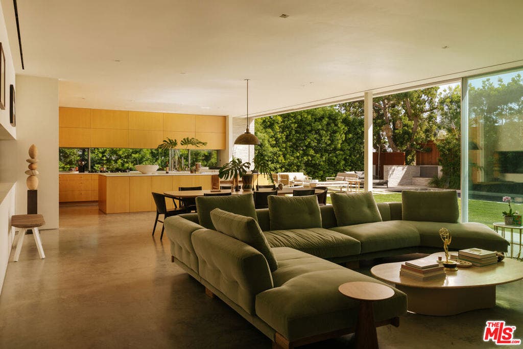 Living room 2