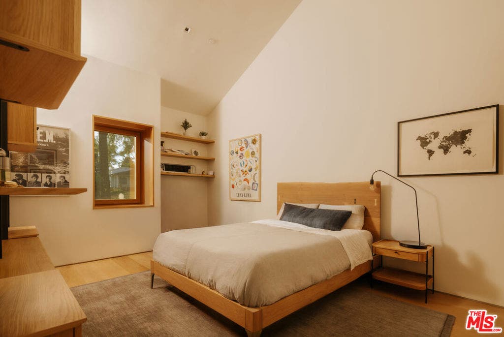 Guest bed 2