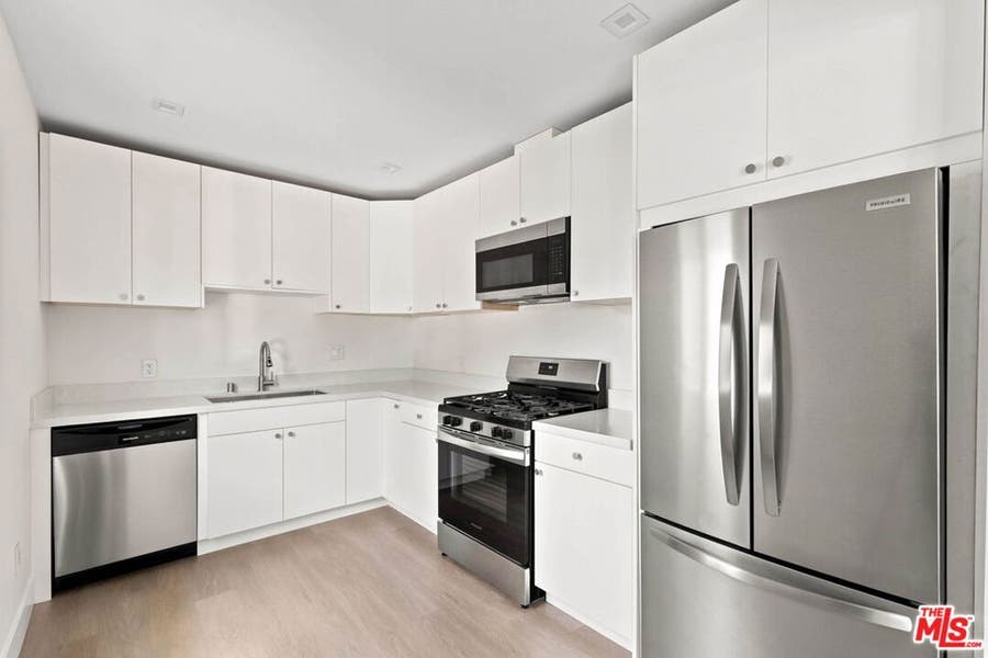Property photo for 420 S Sepulveda Boulevard, #5, Los Angeles, CA