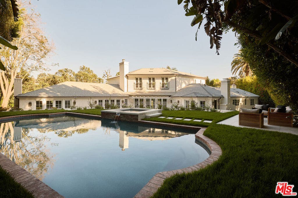 31 Oakmont Drive, Los Angeles, CA 90049