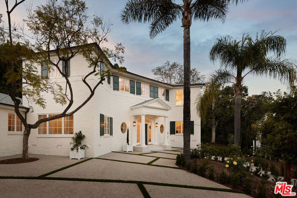 31 Oakmont Drive, Los Angeles, CA 90049
