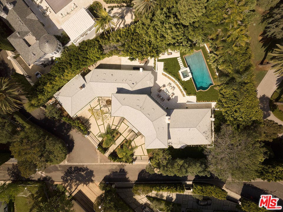 31 Oakmont Drive, Los Angeles, CA 90049