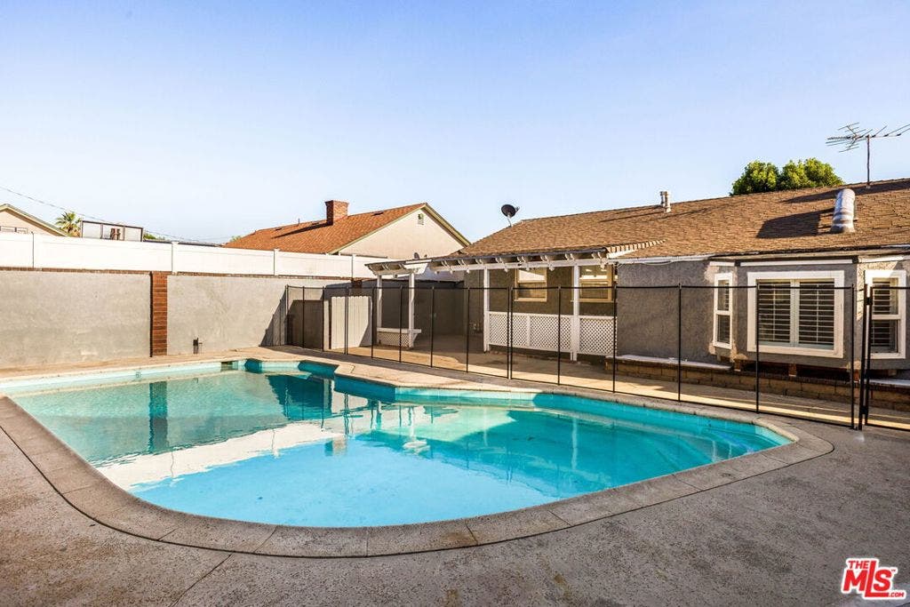 205 E Hurst Street, Covina, CA 91723 205 E Hurst Street, Covina, CA 91723
