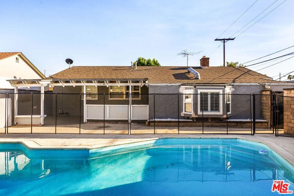 205 E Hurst Street, Covina, CA 91723 205 E Hurst Street, Covina, CA 91723