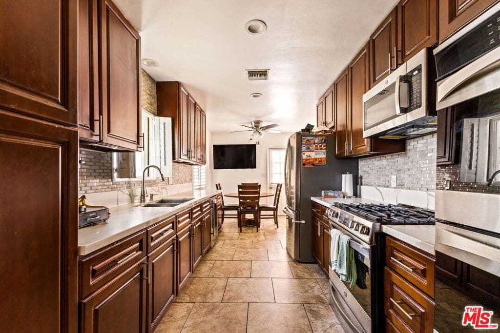 205 E Hurst Street, Covina, CA 91723 205 E Hurst Street, Covina, CA 91723