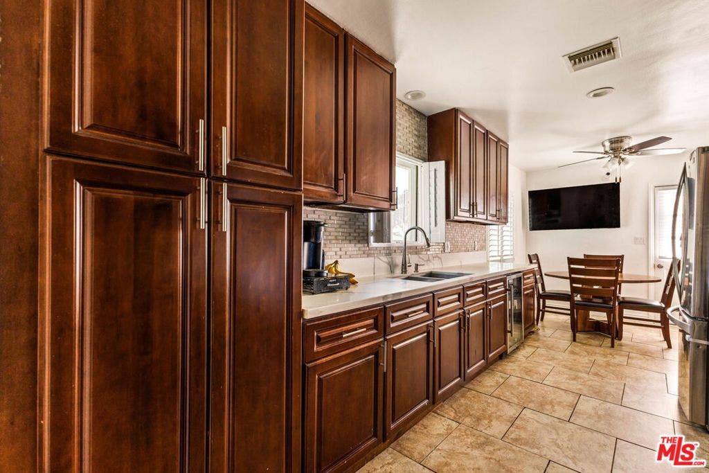 205 E Hurst Street, Covina, CA 91723 205 E Hurst Street, Covina, CA 91723