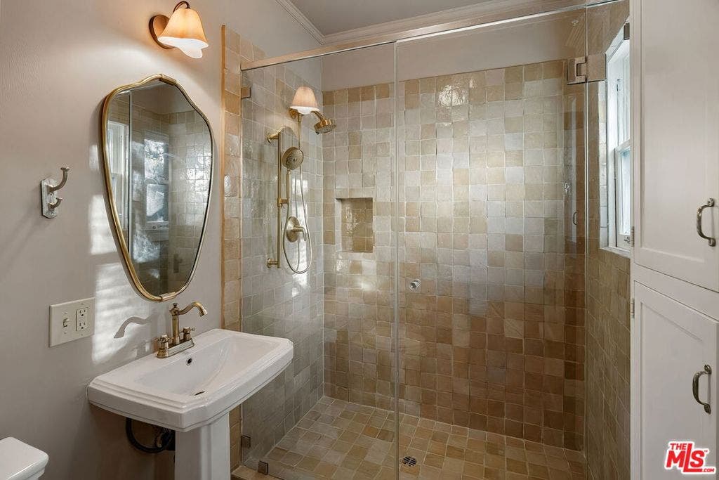 405 Palisades Avenue, Santa Monica, CA 90402