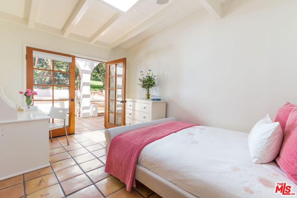 32752 Pacific Coast Highway, Malibu, CA 90265