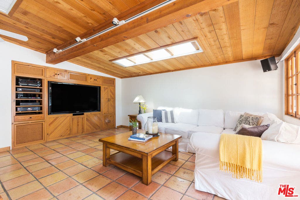 32752 Pacific Coast Highway, Malibu, CA 90265