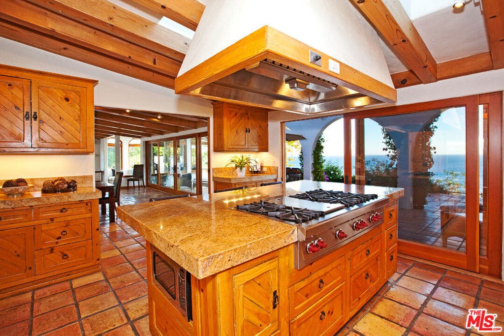 32752 Pacific Coast Highway, Malibu, CA 90265
