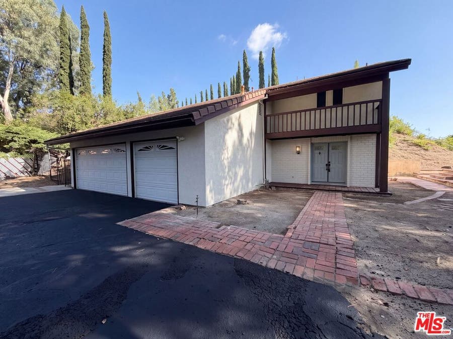 Property photo for 11569 Viking Avenue, Los Angeles, CA
