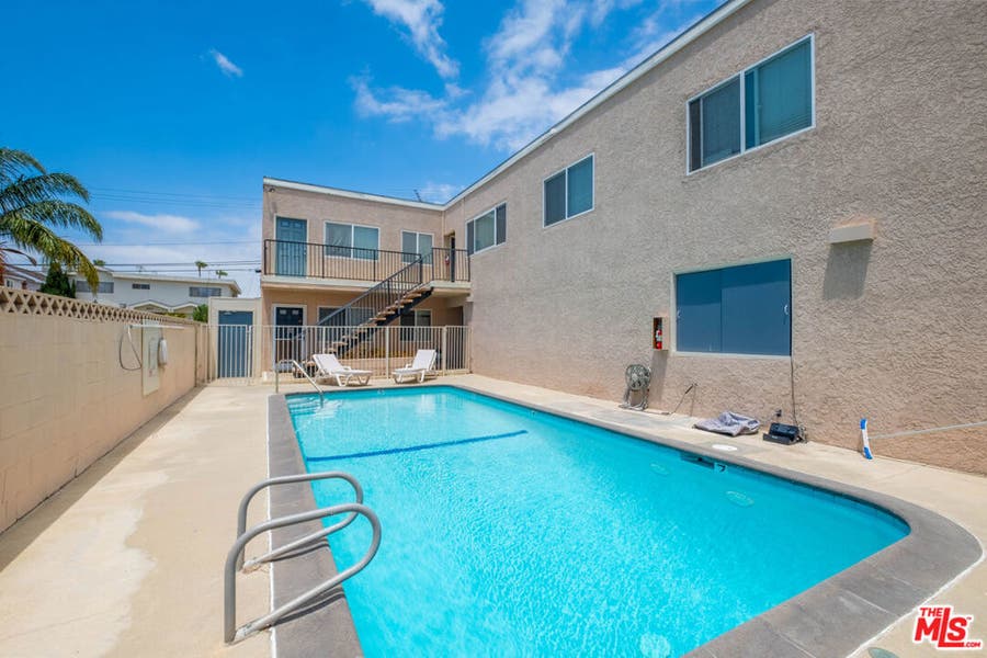 Property photo for 2622 Vanderbilt Lane, #i, Redondo Beach, CA
