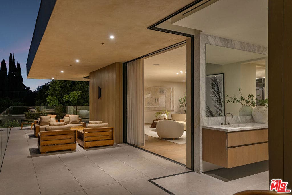 510 N Alpine Drive, Beverly Hills, CA 90210 510 N Alpine Drive, Beverly Hills, CA 90210