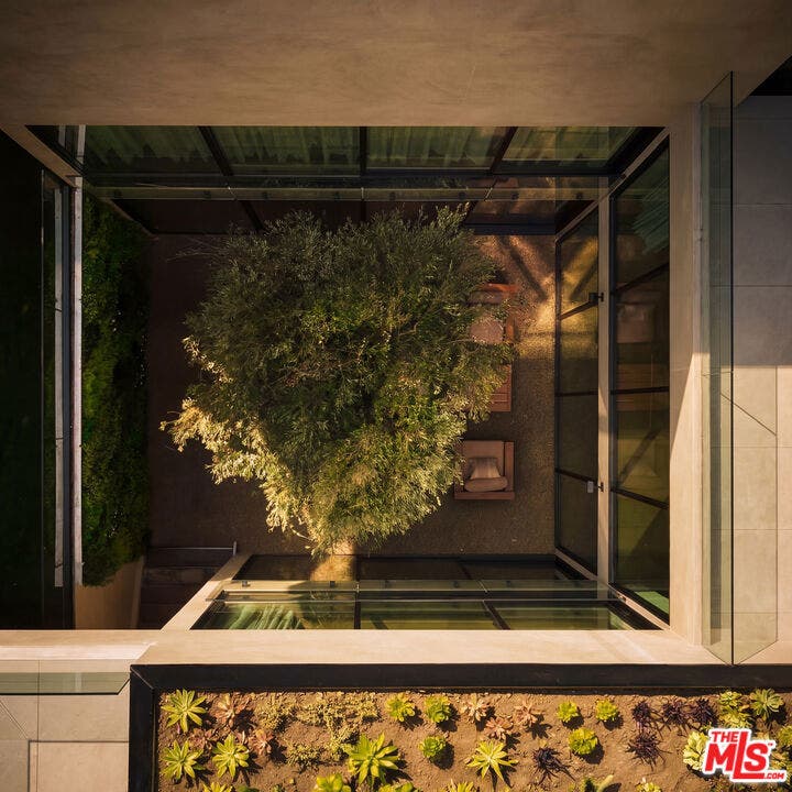 510 N Alpine Drive, Beverly Hills, CA 90210 510 N Alpine Drive, Beverly Hills, CA 90210