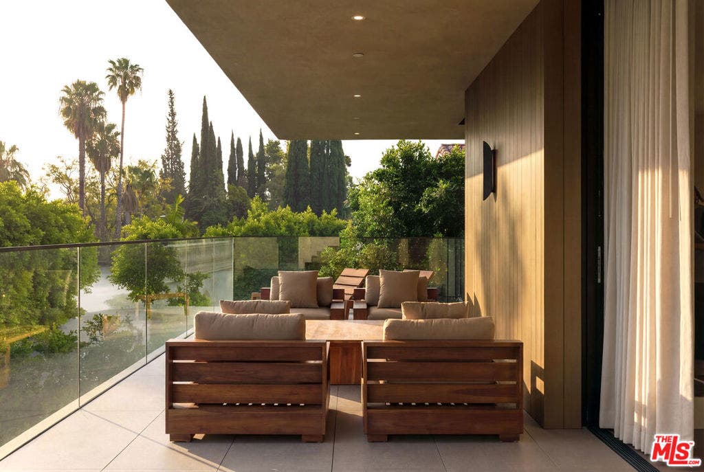 510 N Alpine Drive, Beverly Hills, CA 90210 510 N Alpine Drive, Beverly Hills, CA 90210