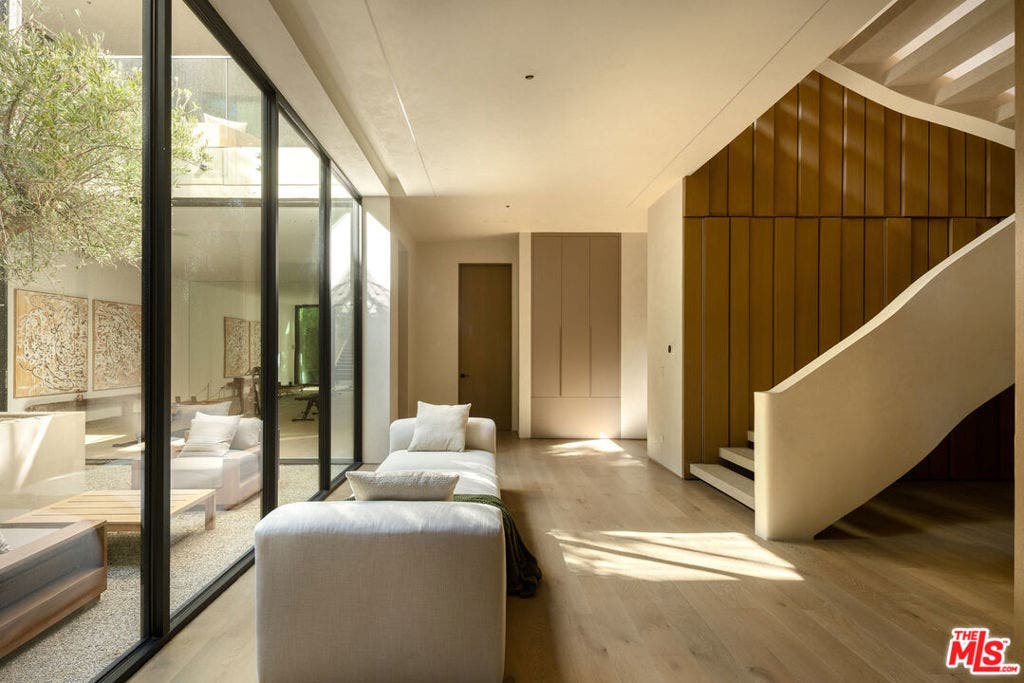 510 N Alpine Drive, Beverly Hills, CA 90210 510 N Alpine Drive, Beverly Hills, CA 90210
