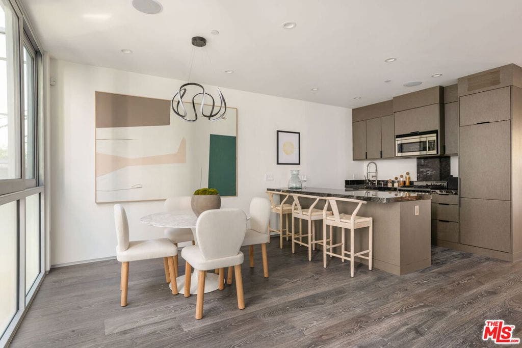 1116 Chantilly Road, Los Angeles, CA 90077 1116 Chantilly Road, Los Angeles, CA 90077