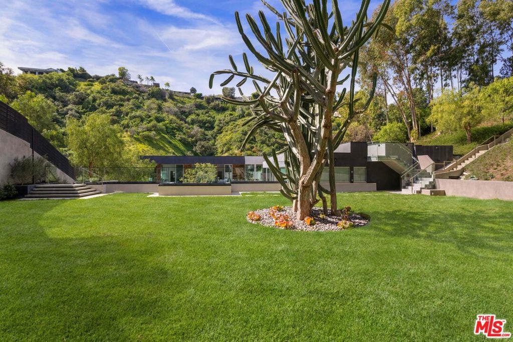 1116 Chantilly Road, Los Angeles, CA 90077 1116 Chantilly Road, Los Angeles, CA 90077