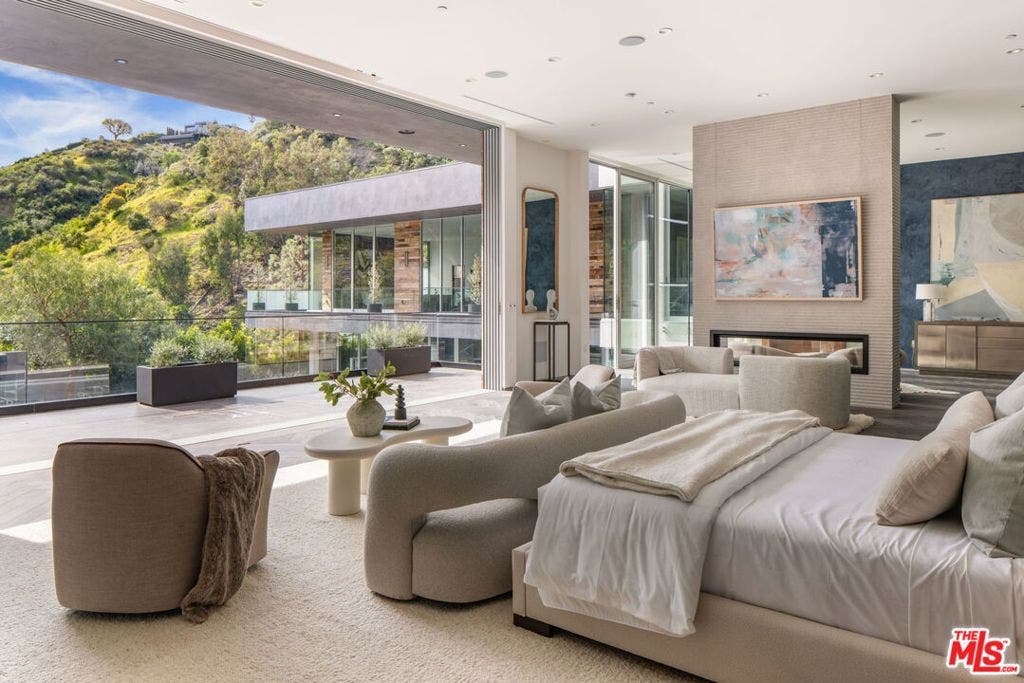 1116 Chantilly Road, Los Angeles, CA 90077 1116 Chantilly Road, Los Angeles, CA 90077