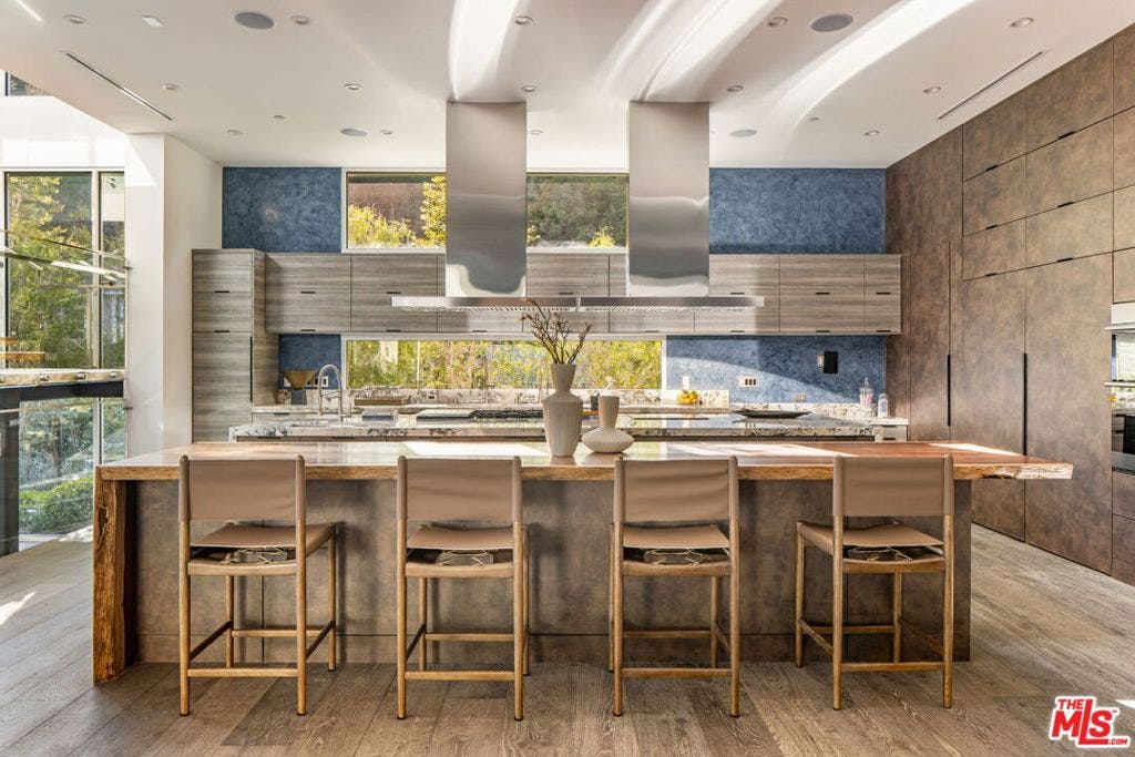 1116 Chantilly Road, Los Angeles, CA 90077 1116 Chantilly Road, Los Angeles, CA 90077