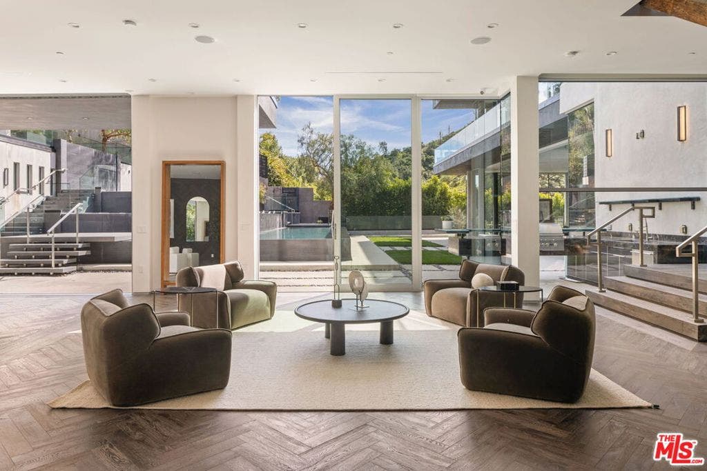 1116 Chantilly Road, Los Angeles, CA 90077 1116 Chantilly Road, Los Angeles, CA 90077