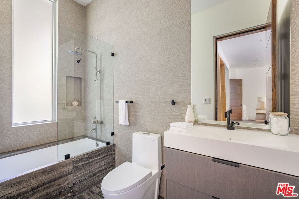 1116 Chantilly Road, Los Angeles, CA 90077 1116 Chantilly Road, Los Angeles, CA 90077