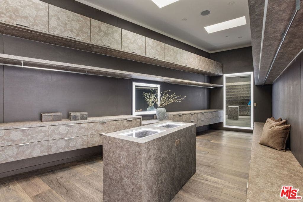 1116 Chantilly Road, Los Angeles, CA 90077 1116 Chantilly Road, Los Angeles, CA 90077