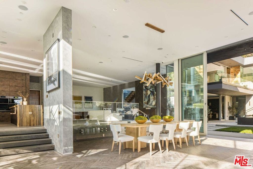 1116 Chantilly Road, Los Angeles, CA 90077 1116 Chantilly Road, Los Angeles, CA 90077
