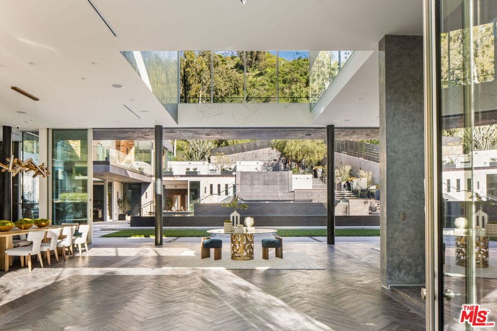 1116 Chantilly Road, Los Angeles, CA 90077 1116 Chantilly Road, Los Angeles, CA 90077