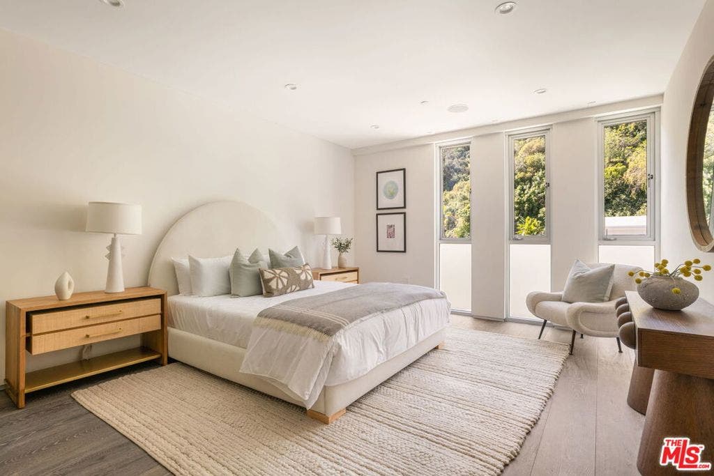1116 Chantilly Road, Los Angeles, CA 90077 1116 Chantilly Road, Los Angeles, CA 90077
