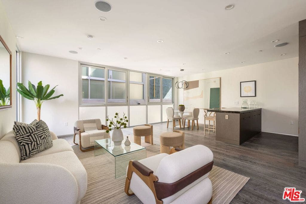 1116 Chantilly Road, Los Angeles, CA 90077 1116 Chantilly Road, Los Angeles, CA 90077