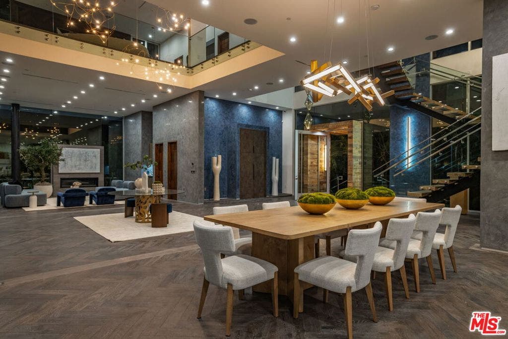 1116 Chantilly Road, Los Angeles, CA 90077 1116 Chantilly Road, Los Angeles, CA 90077