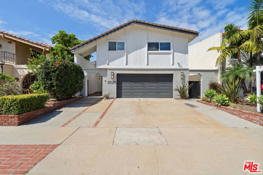 Property photo for 2025 Victoria Avenue, Oxnard, CA