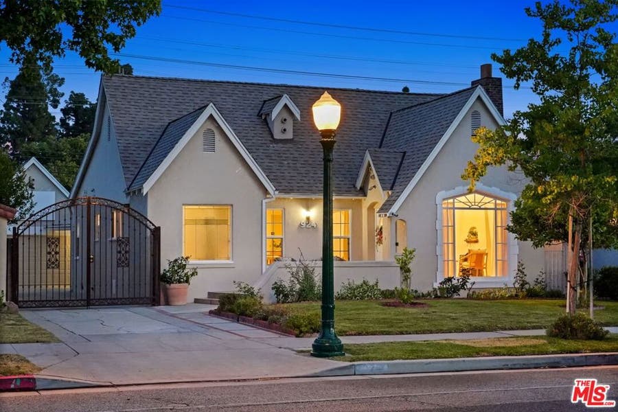 Property photo for 924 E Glenoaks Boulevard, Glendale, CA