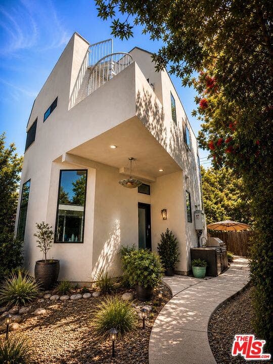 Property photo for 7443 Midfield Ave Avenue, Los Angeles, CA