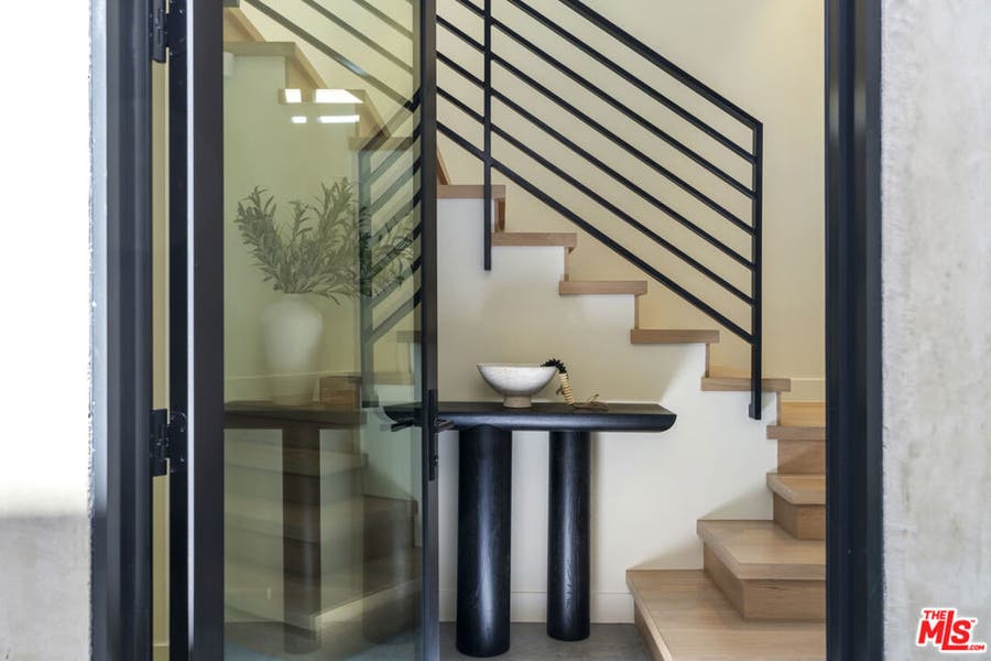 Property photo for 923 Hilldale Ave, West Hollywood, CA